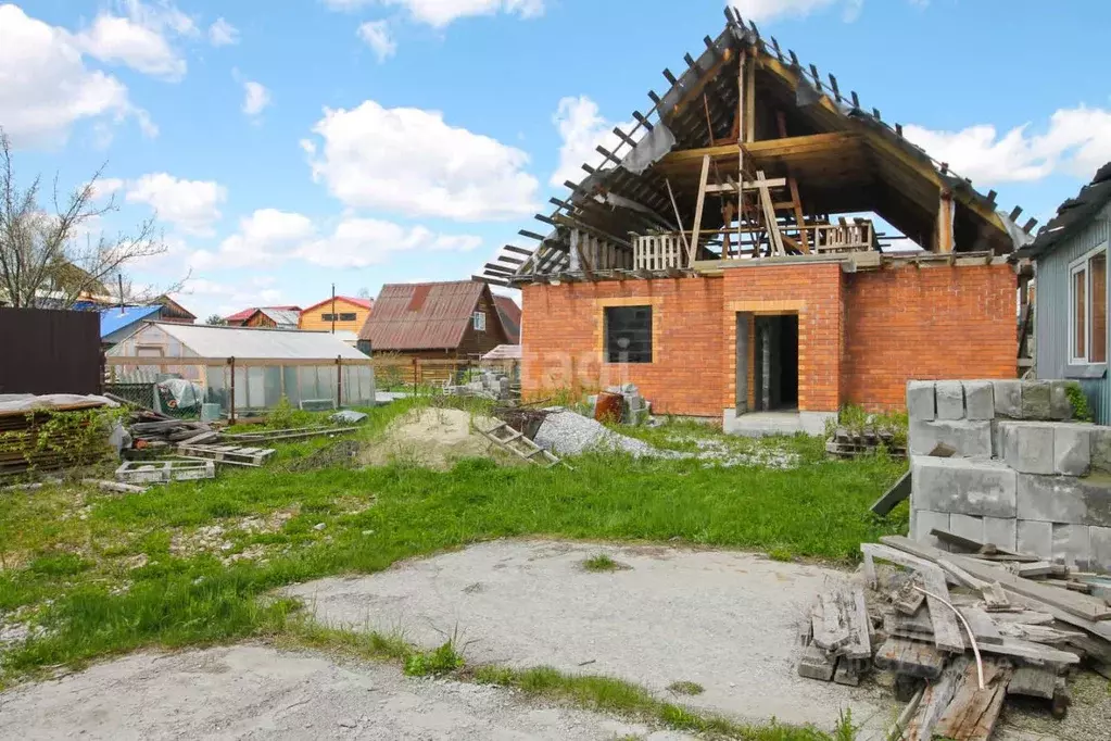 Дом в Свердловская область, Среднеуральск ул. Бахтеева, 75 (100 м) - Фото 0