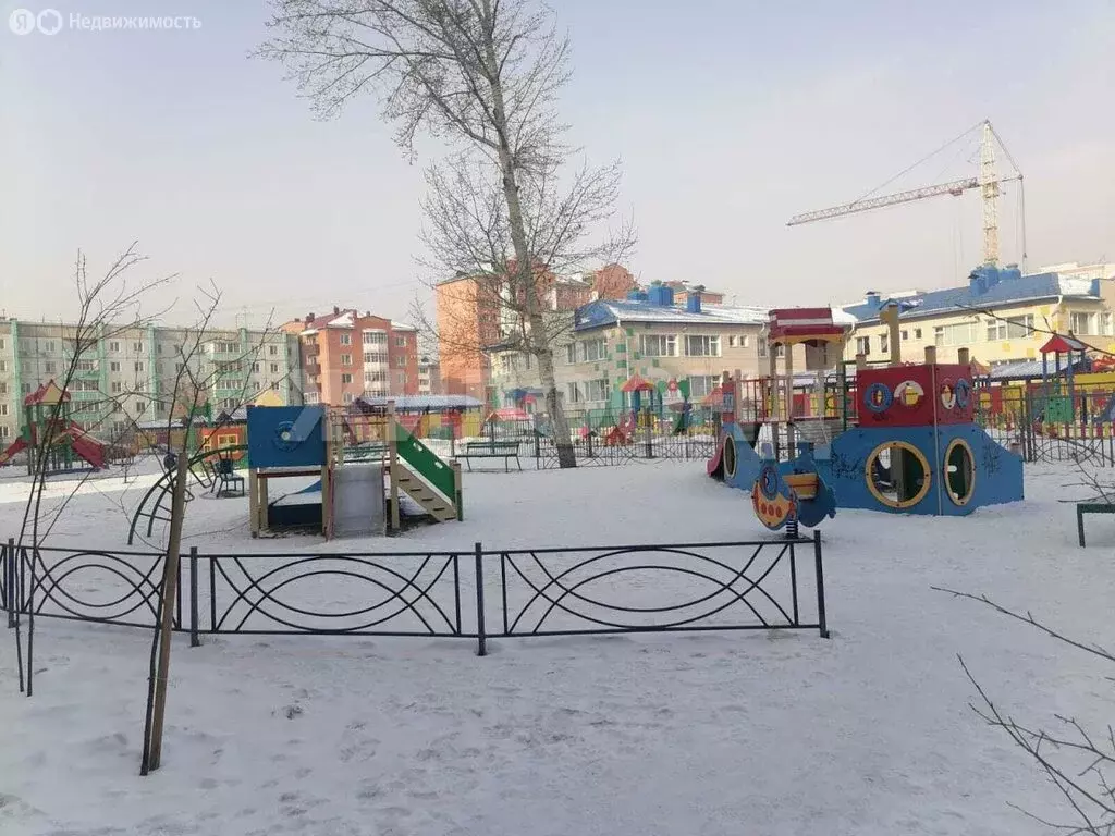 3-комнатная квартира: Абакан, улица Кирова, 120А (70.6 м) - Фото 1