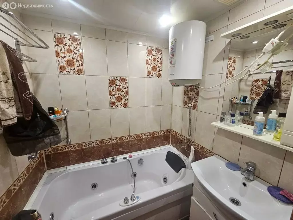 3-комнатная квартира: Новый Уренгой, Юбилейная улица, 1 (70.3 м) - Фото 1