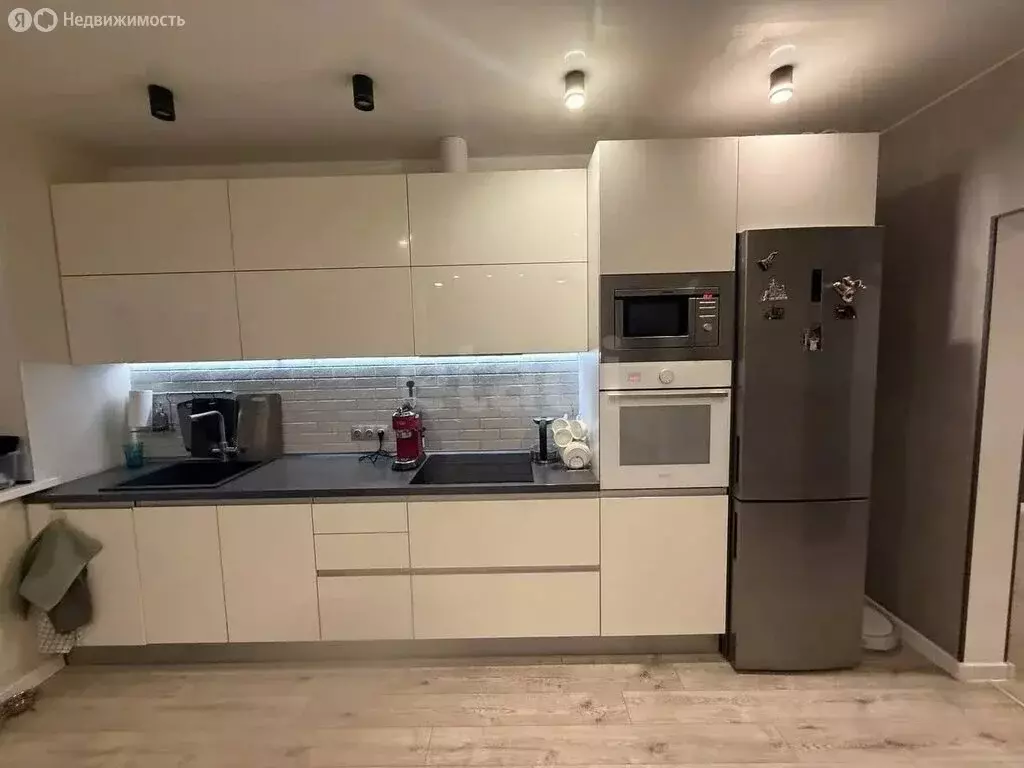 3-комнатная квартира: село Осиновая Гора, улица Аркадия Шипунова, 4 ... - Фото 2