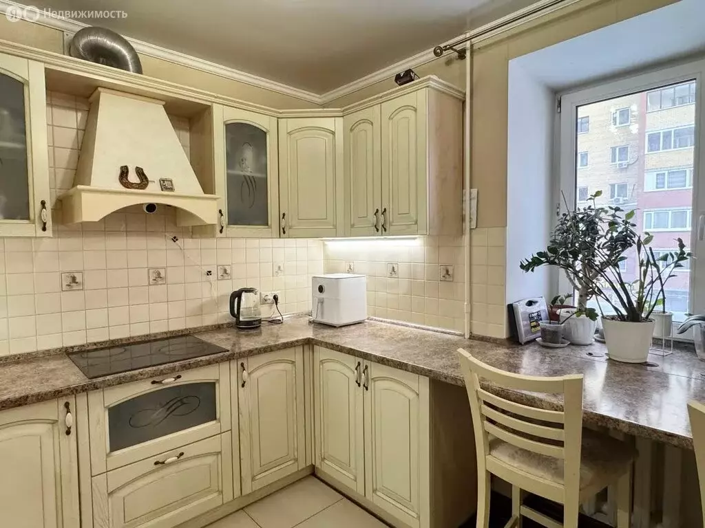 2-комнатная квартира: Тюмень, улица Евгения Богдановича, 10 (79 м) - Фото 2