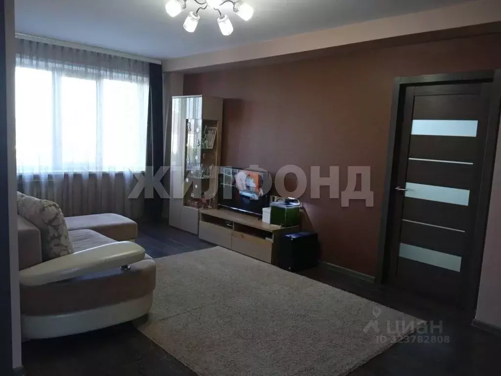 3-к кв. Хакасия, Абакан ул. Кати Перекрещенко, 6 (65.4 м) - Фото 1