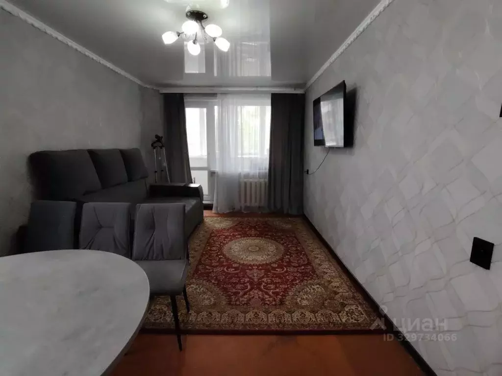 3-к кв. Оренбургская область, Орск Перегонная ул., 14 (62.1 м) - Фото 1