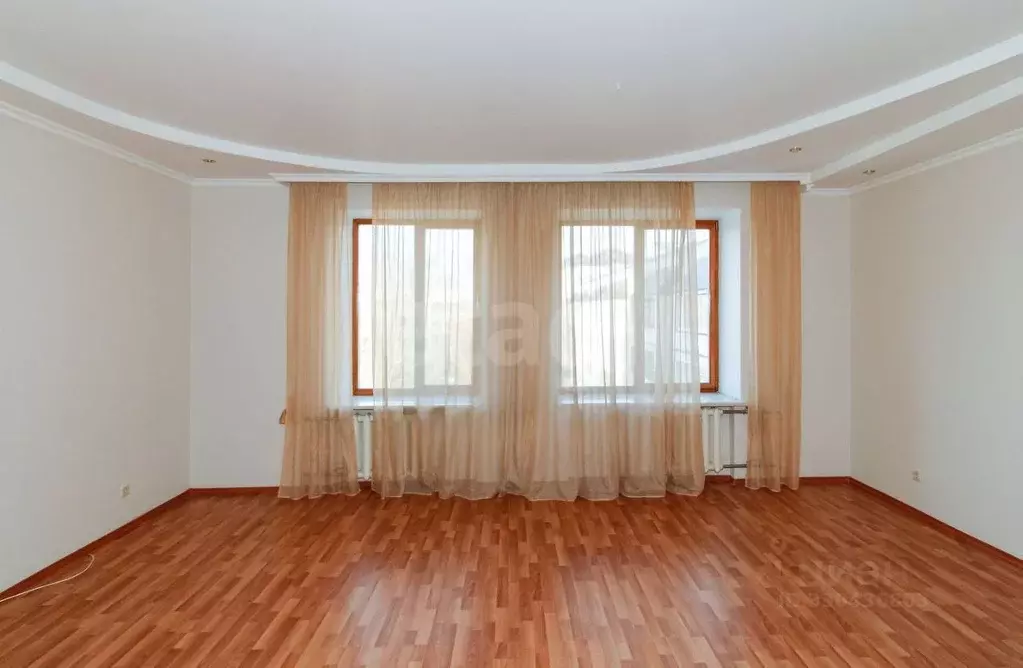 4-к кв. Тюменская область, Тюмень ул. Степана Халтурина, 8 (199.0 м) - Фото 1