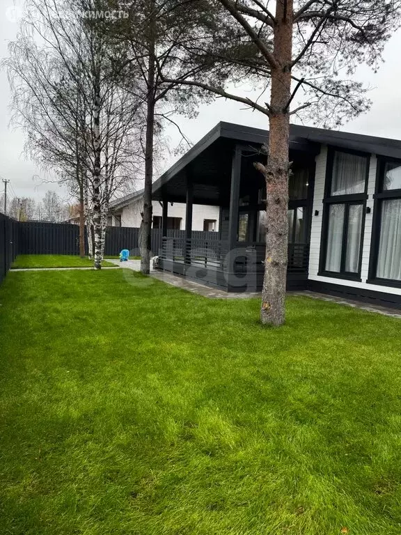 Дом в Пениковское сельское поселение, деревня Сойкино, улица Ивана ... - Фото 1