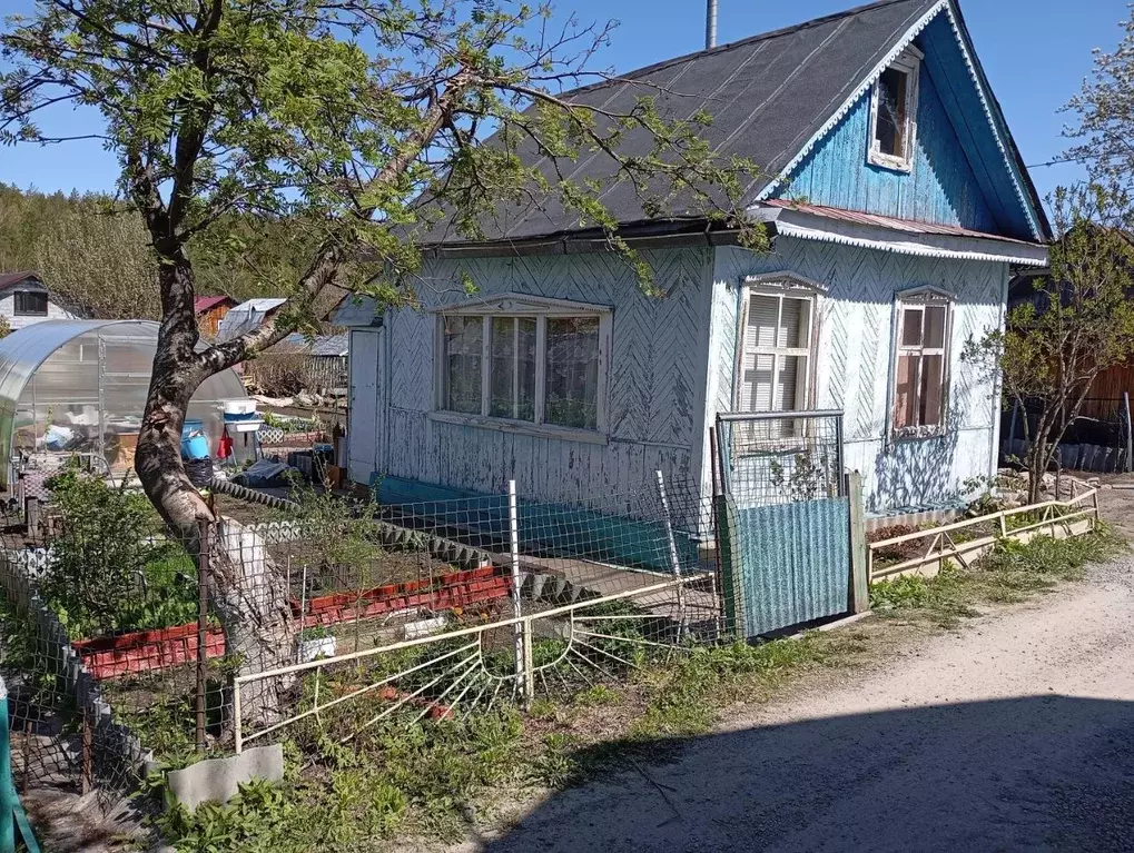 Дом в Свердловская область, Екатеринбург Шинник-1 Зеленый Бор СНТ, 73 ... - Фото 0