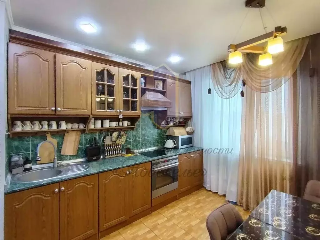 3-к кв. Белгородская область, Старый Оскол Юбилейный мкр, 9 (62.2 м) - Фото 1