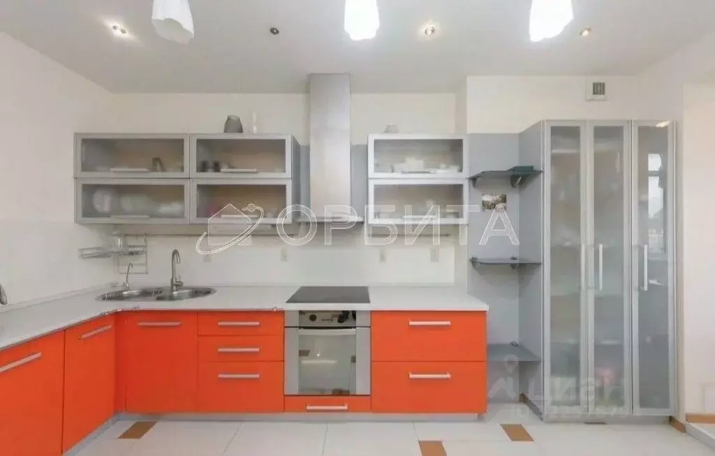 3-к кв. Тюменская область, Тюмень ул. Николая Федорова, 12к1 (97.0 м) - Фото 1