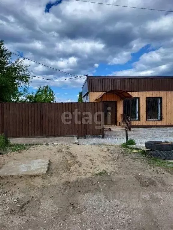 Торговая площадь в Саратовская область, с. Усть-Курдюм ул. Большая ... - Фото 1