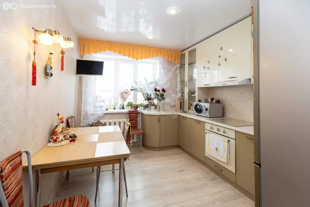 4-комнатная квартира: Благовещенск, улица Горького, 22 (99.8 м) - Фото 1