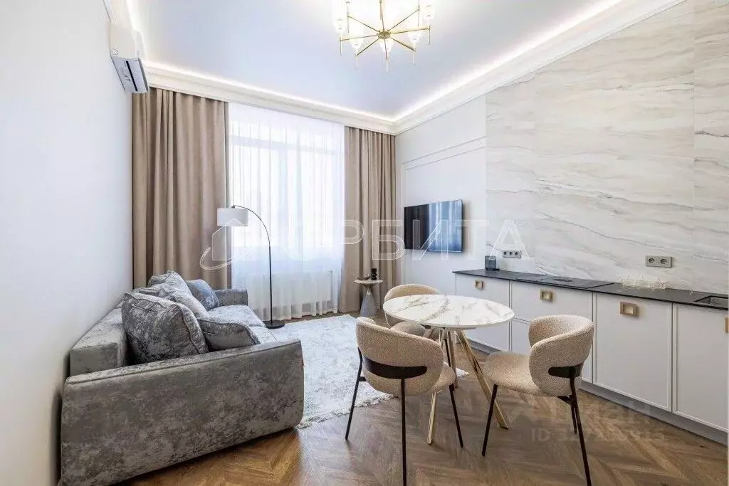 1-к кв. Тюменская область, Тюмень ул. Фармана Салманова, 12 (43.9 м) - Фото 1