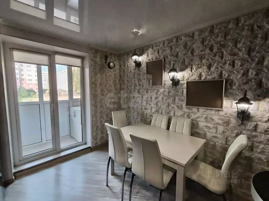 3-к кв. Псковская область, Псков ул. Юности, 1 (67.4 м) - Фото 1