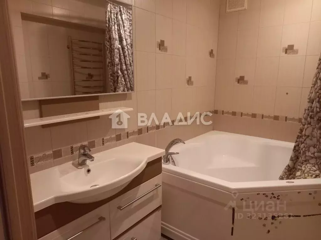 2-к кв. Владимирская область, Владимир ул. Комиссарова, 1г (70.0 м) - Фото 2