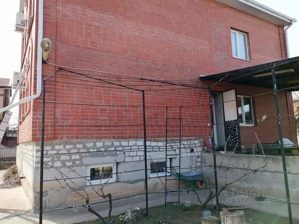 Дом в Ростовская область, Волгодонск Гаражная ул. (320 м) - Фото 0