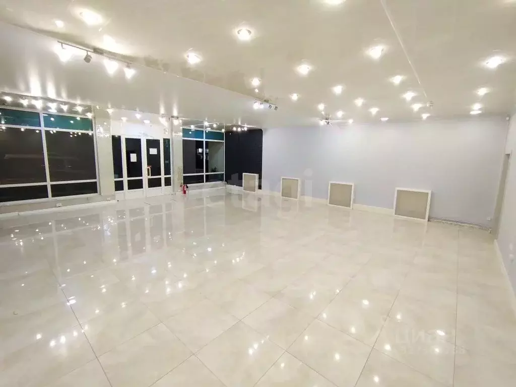 Торговая площадь в Краснодарский край, Анапа Крымская ул., 86 (93 м) - Фото 2