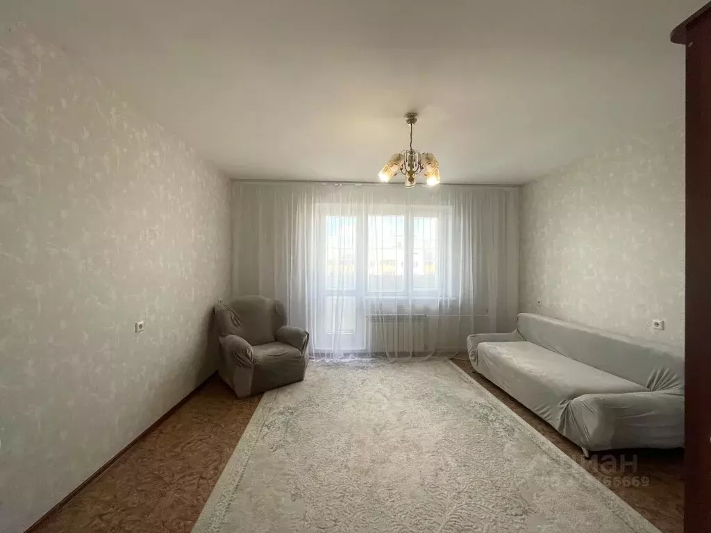 2-к кв. Омская область, Омск Осоавиахимовская ул., 183к1 (60.0 м) - Фото 0