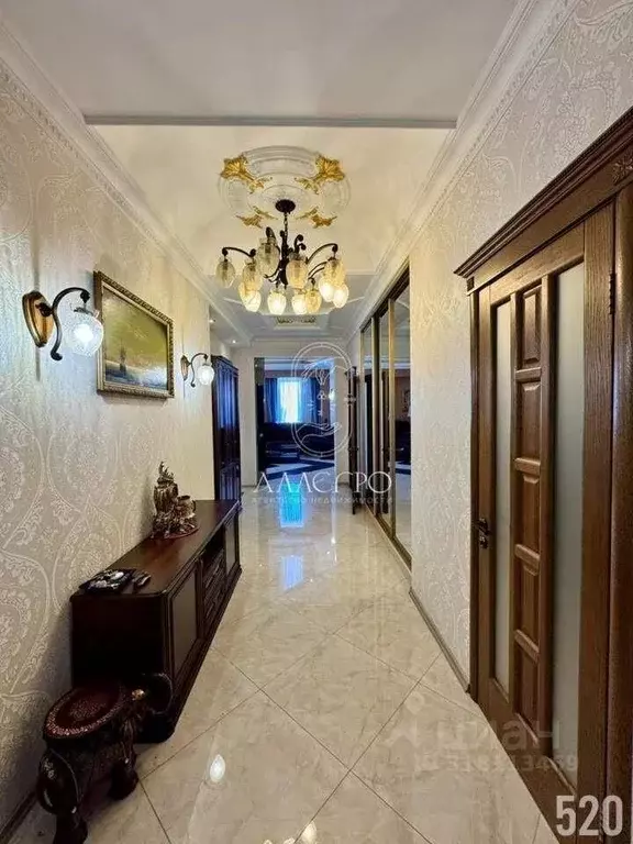 4-к кв. Севастополь ул. Ивана Голубца, 102 (238.0 м) - Фото 0