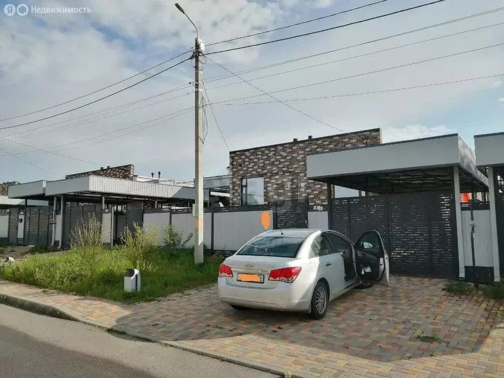 Дом в Михайловск, улица Роз (83.7 м) - Фото 0