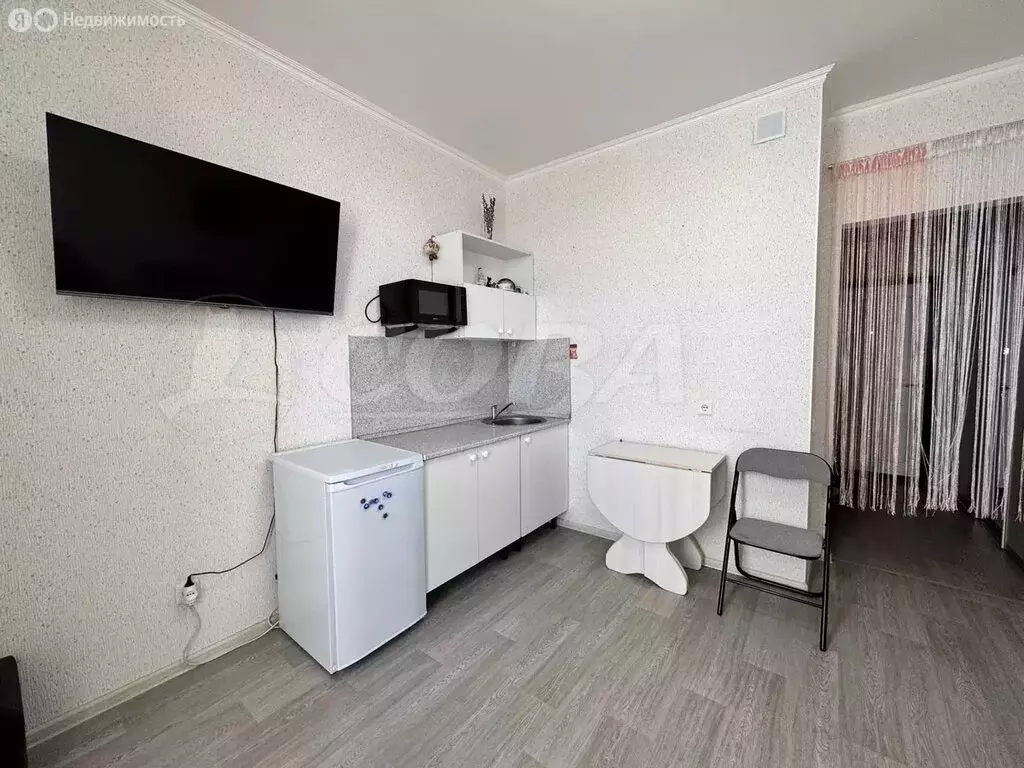 Квартира-студия: Тюмень, улица Александра Протозанова, 4 (19 м) - Фото 1