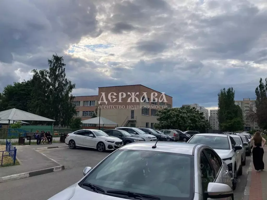 3-к кв. Белгородская область, Старый Оскол Конева мкр, 15А (62.0 м) - Фото 1