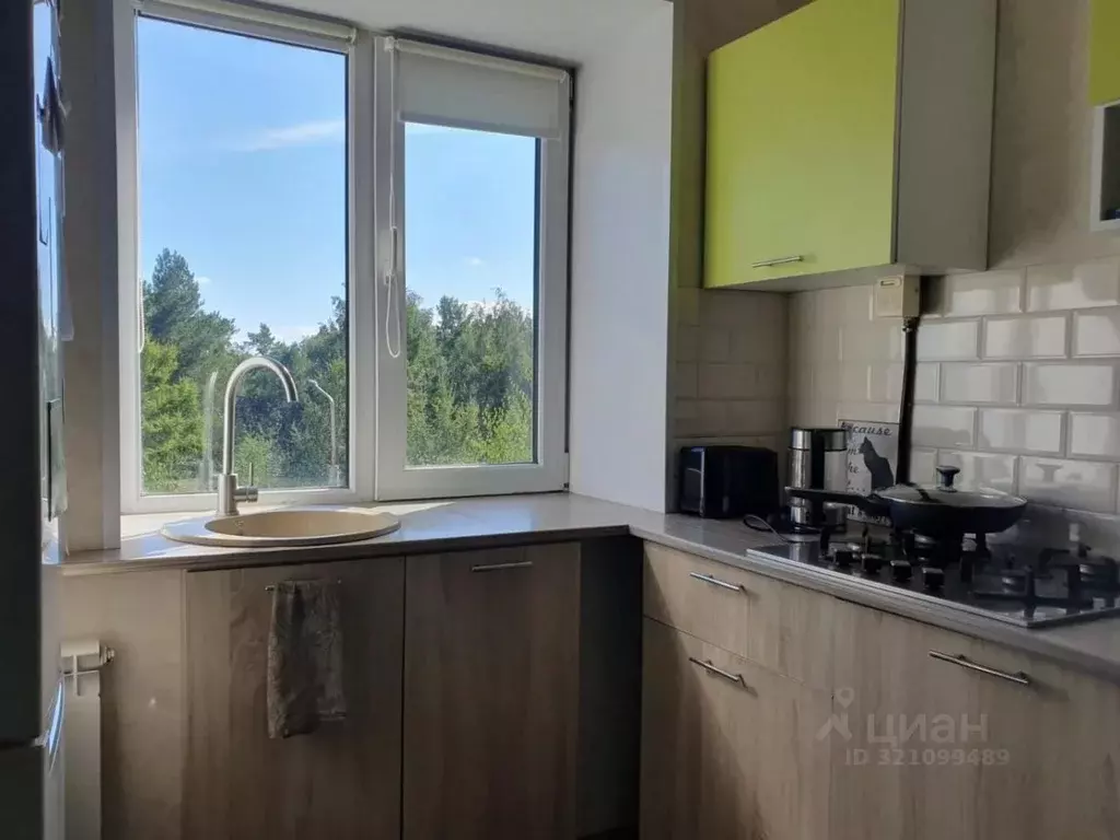 1-к кв. Омская область, Омск Городок Нефтяников мкр, ул. Андрианова, 6 ... - Фото 0