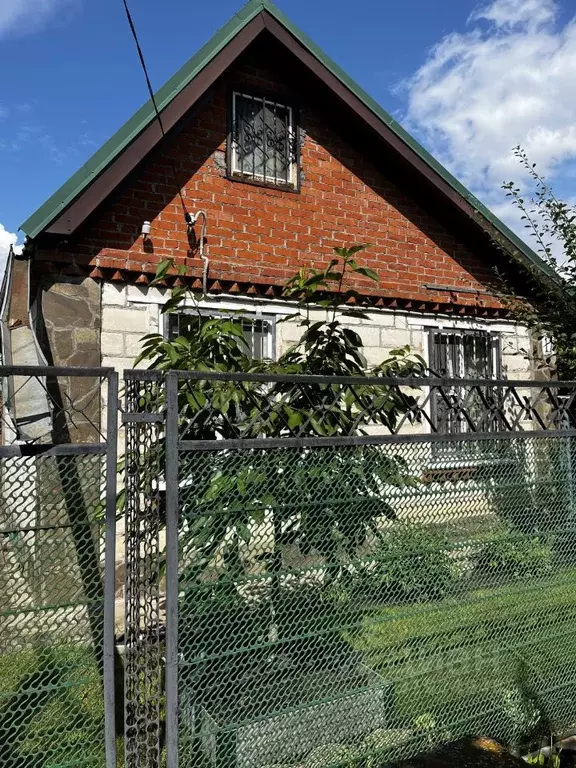 Дом в Краснодарский край, Краснодар Дубки СТ, ул. Сосновая (29 м) - Фото 0