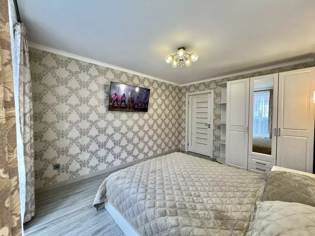 2-к кв. Калужская область, Калуга ул. Петра Тарасова, 16 (55.1 м) - Фото 2