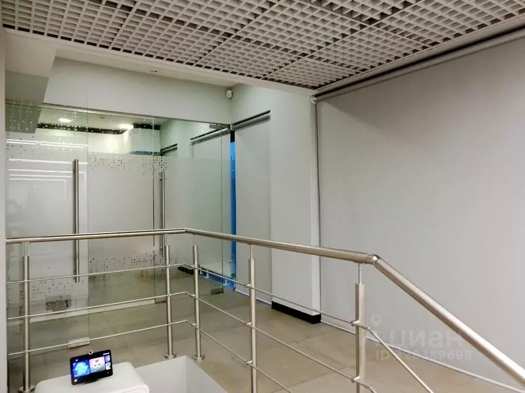 Помещение свободного назначения в Ленинградская область, Кириши просп. ... - Фото 1