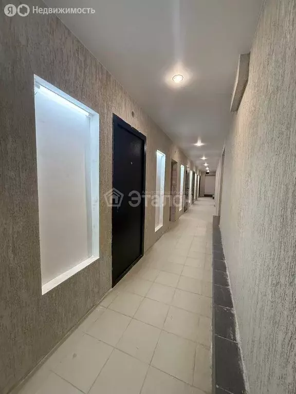 Торговая площадь (700 м) - Фото 1