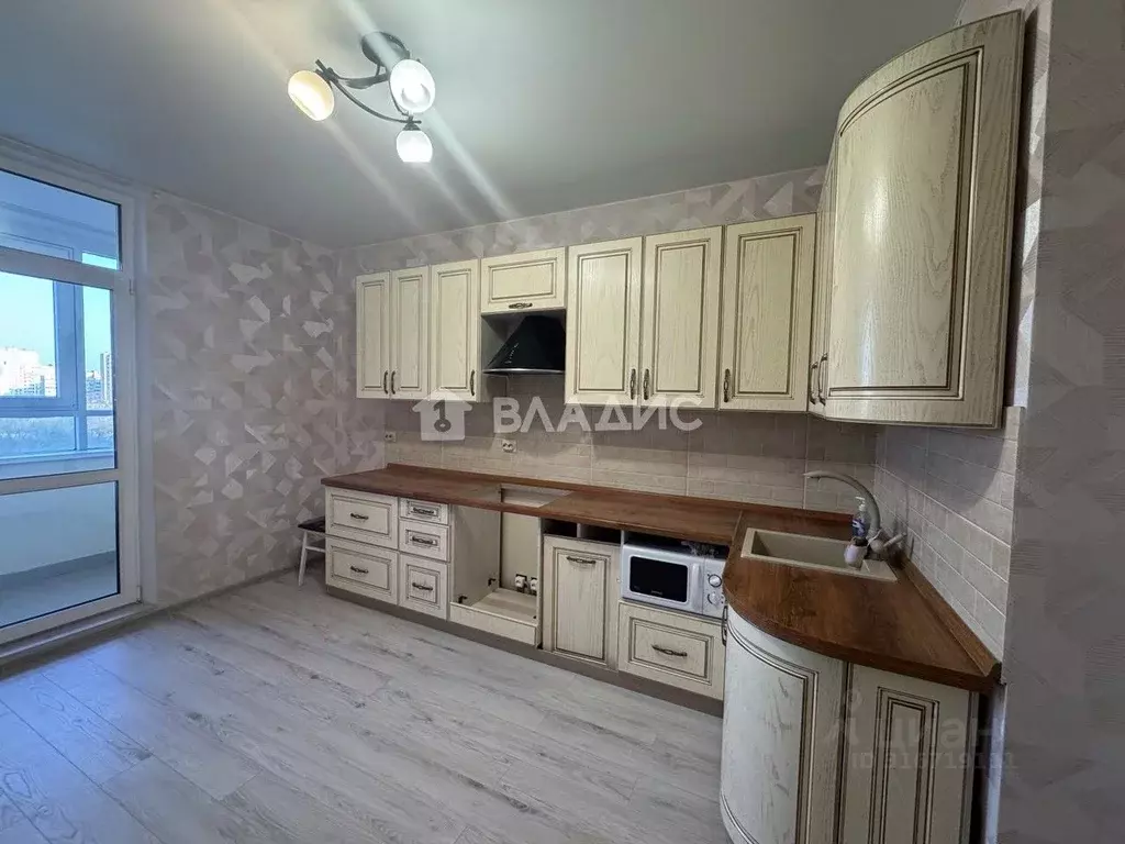 3-к кв. Белгородская область, Белгород ул. Попова, 37 (75.0 м) - Фото 1
