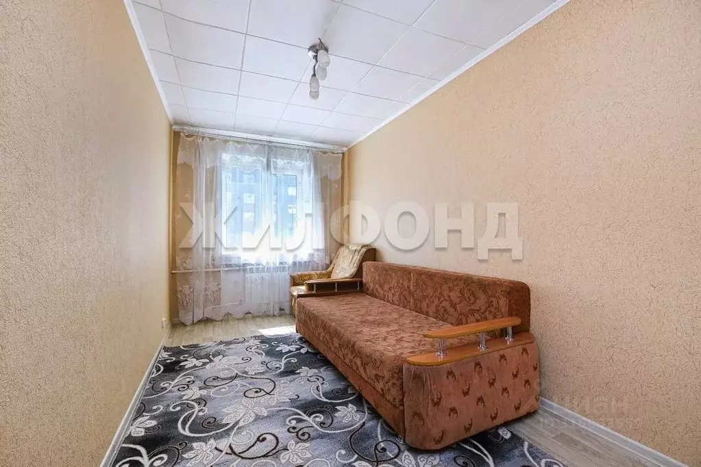 3-к кв. Новосибирская область, Новосибирск Ленинградская ул., 100 ... - Фото 0