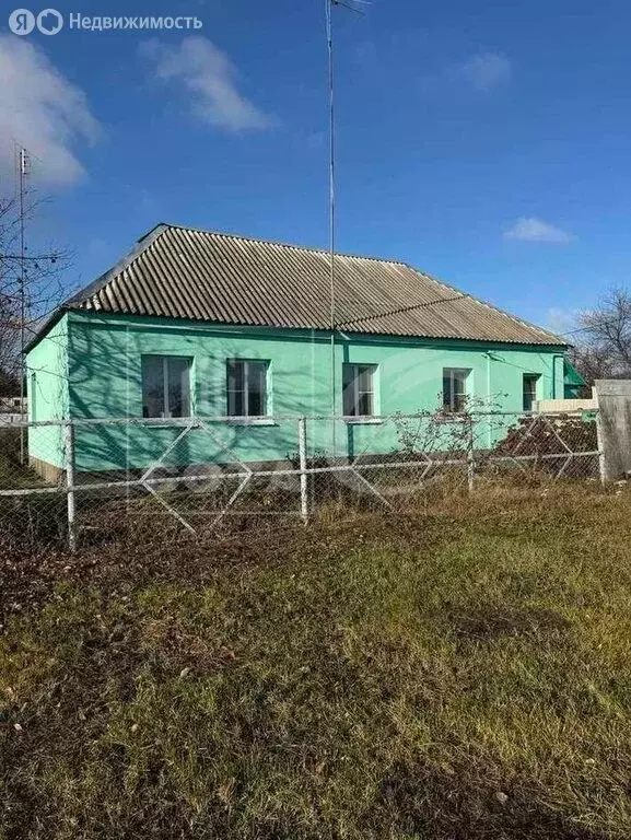 Дом в Новогремяченское, Октябрьская улица, 18 (70 м) - Фото 1