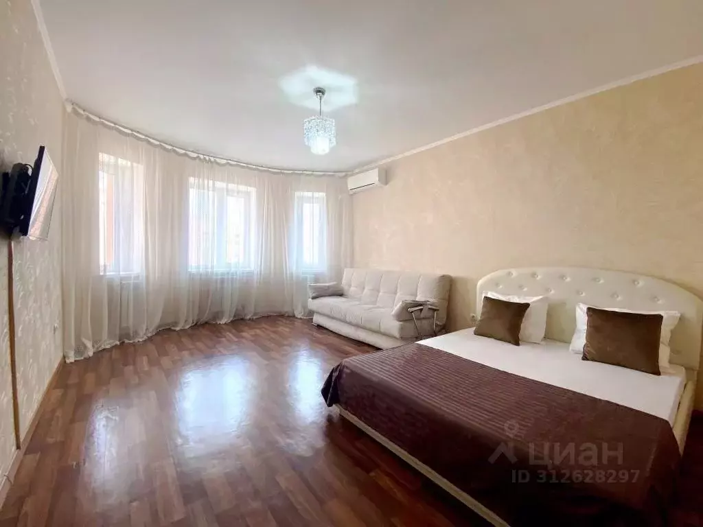 1-к кв. Оренбургская область, Оренбург Салмышская ул., 36 (48.0 м) - Фото 0