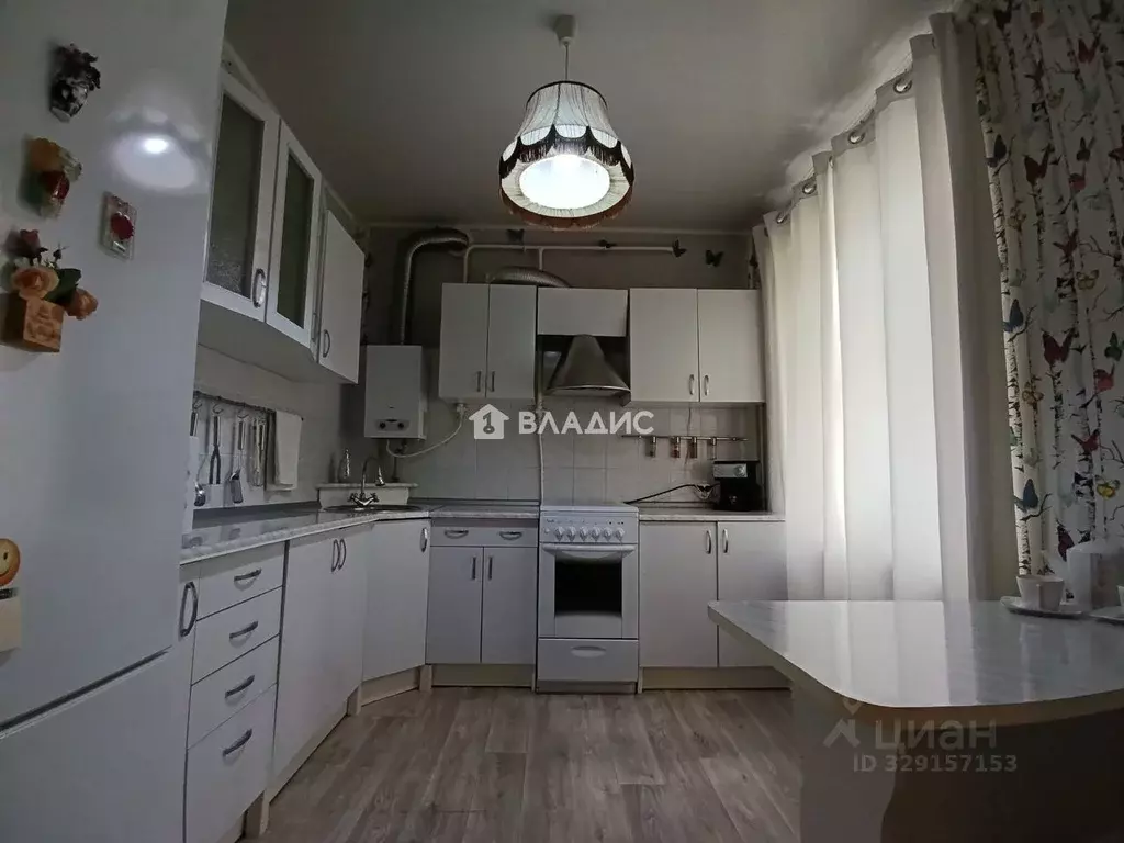 3-к кв. Белгородская область, Шебекино ул. Герцена, 5 (71.5 м) - Фото 1