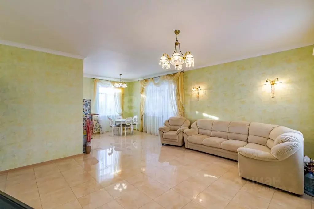 Дом в Вологодская область, д. Емельяново ул. Емельяновская, 1 (230 м) - Фото 1