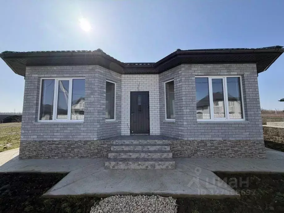 Дом в Краснодарский край, Темрюк пл. Центральная (124 м) - Фото 1