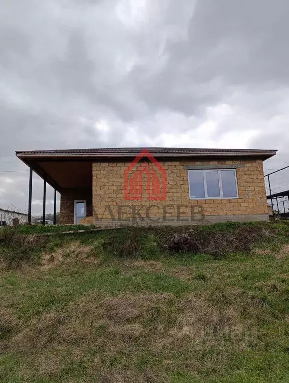 Дом в Крым, Бахчисарайский район, Зеленовское с/пос, с. Плотинное ул. ... - Фото 2