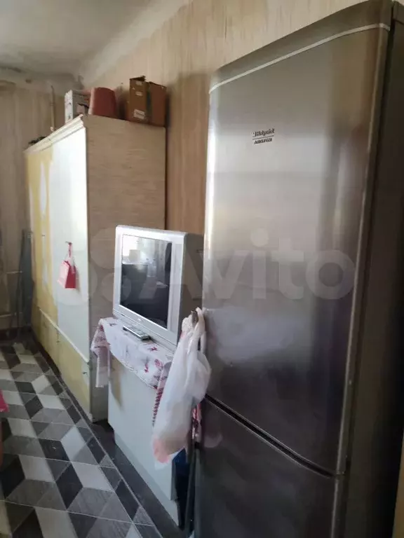 Комната 15 м в 5-к., 2/2 эт. - Фото 1