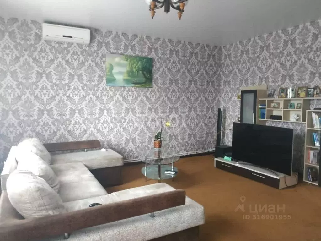 Дом в Белгородская область, Чернянский район, Огибнянское с/пос, с. ... - Фото 1