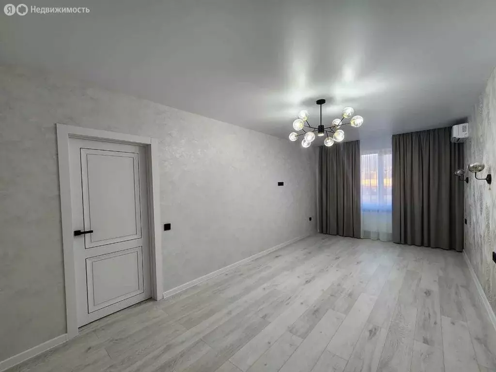 2-комнатная квартира: Ессентуки, Никольская улица, 27к2Б (64 м) - Фото 0