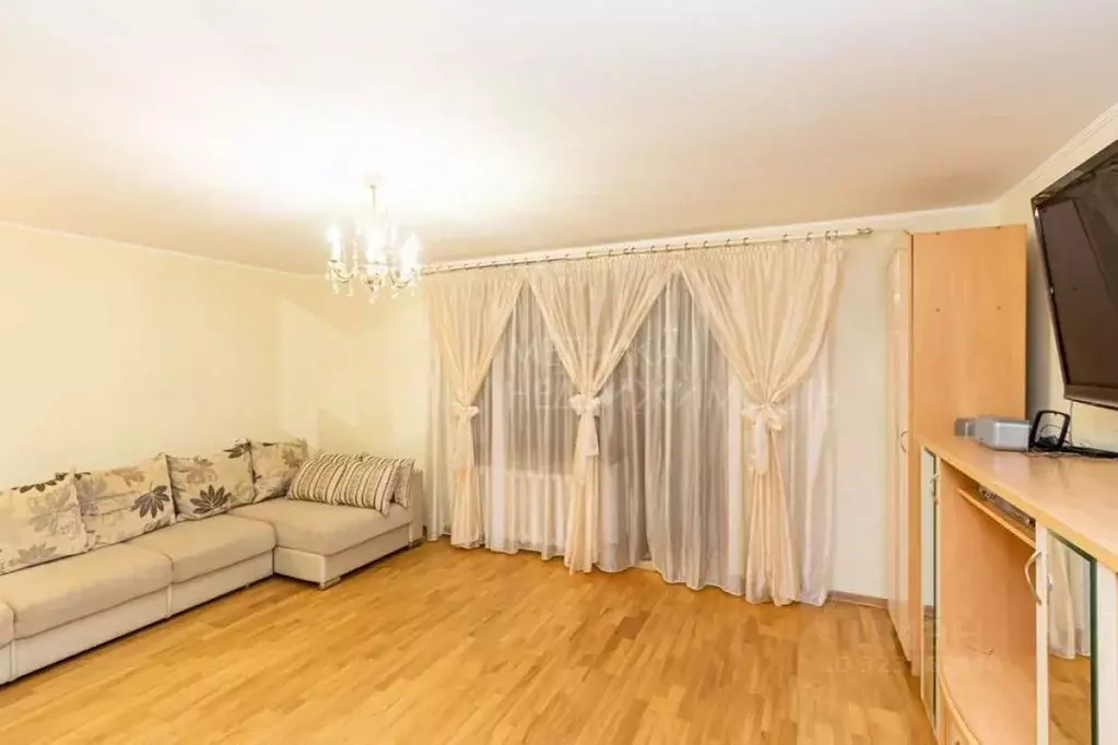 3-к кв. Тюменская область, Тюмень ул. Самарцева, 29 (80.0 м) - Фото 1