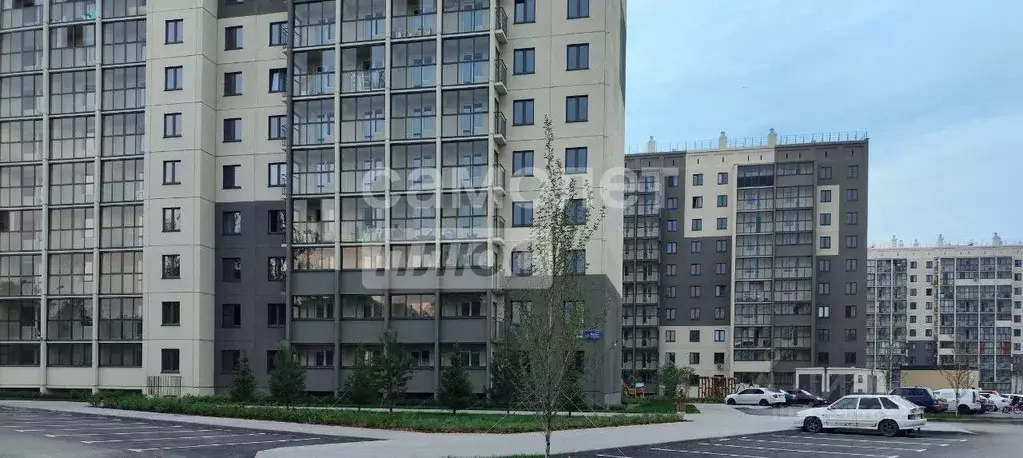 3-к кв. Челябинская область, Челябинск ул. Дмитрия Неаполитанова, 46 ... - Фото 0