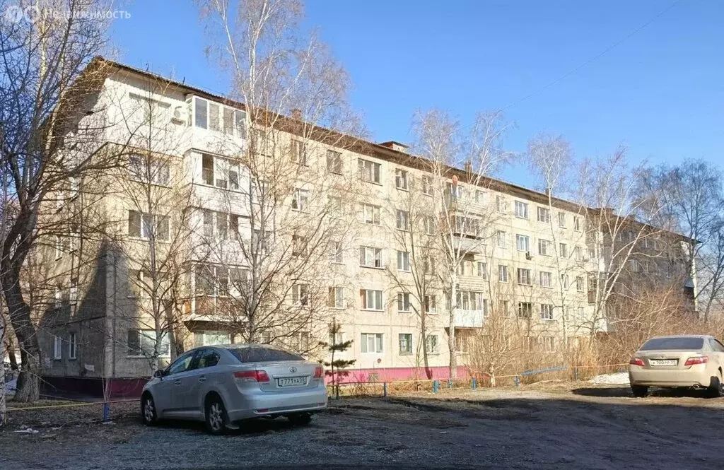 3-комнатная квартира: Омск, улица Малиновского, 8А (49 м) - Фото 1