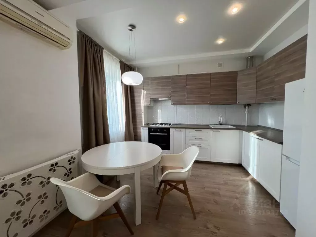 2-к кв. Нижегородская область, Нижний Новгород Большая Покровская ул., ... - Фото 1