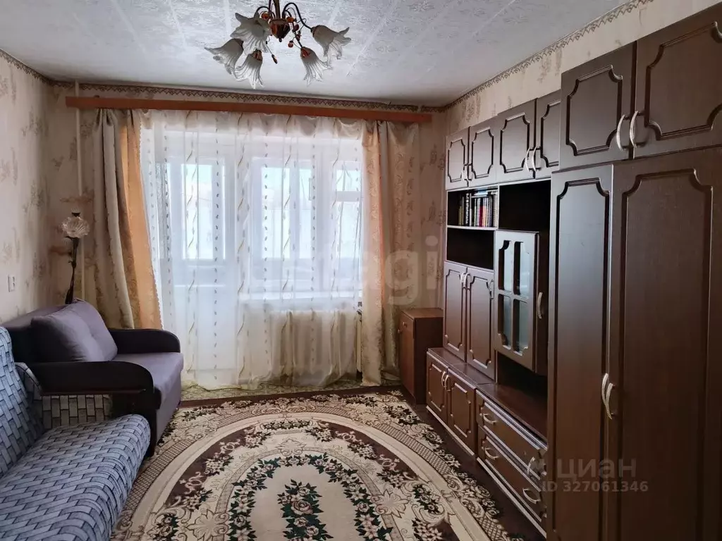 2-к кв. Псковская область, Остров ул. Меркурьева, 8 (46.9 м) - Фото 1