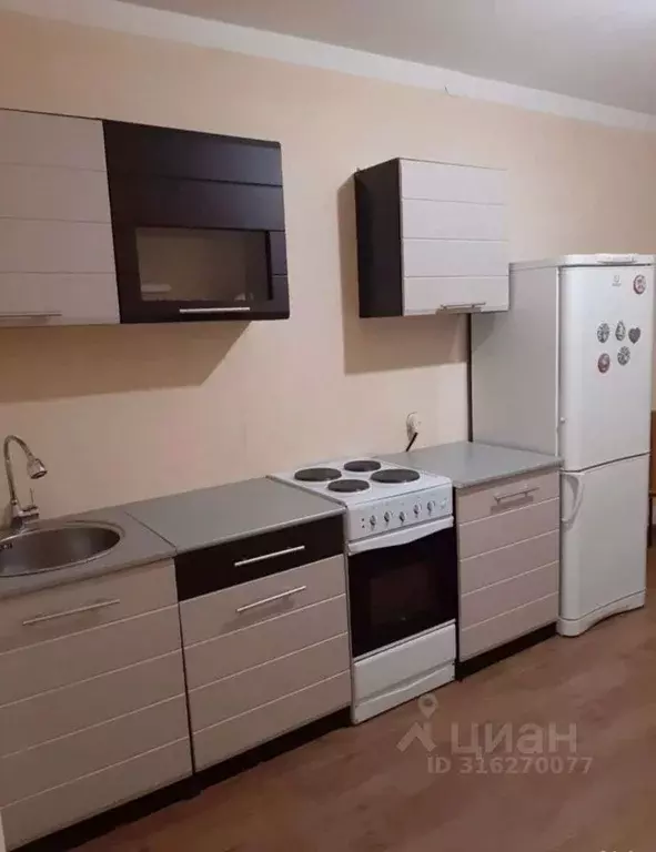 1-к кв. Татарстан, Набережные Челны 65-й комплекс, 18 (37.0 м) - Фото 0