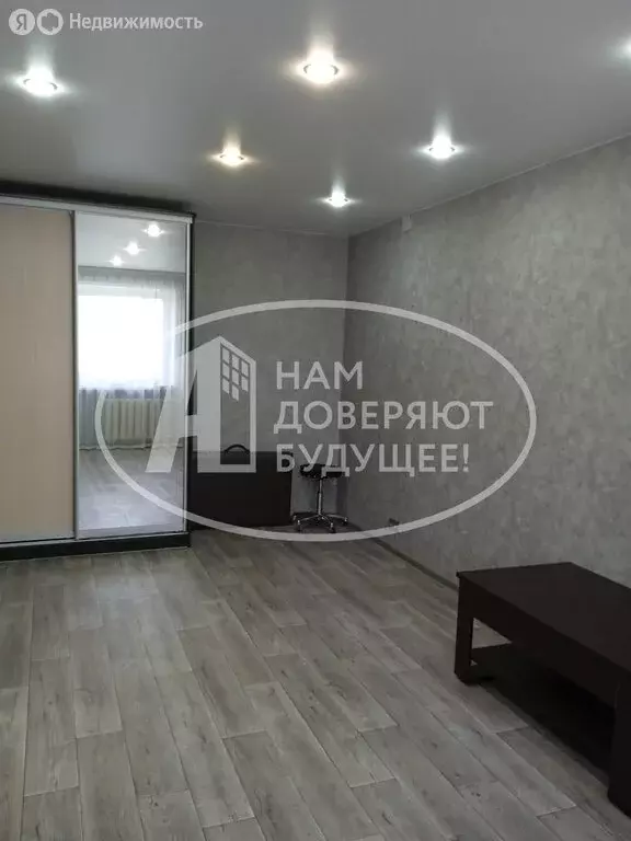 1-комнатная квартира: Губаха, улица Космонавтов, 7 (29.9 м) - Фото 0