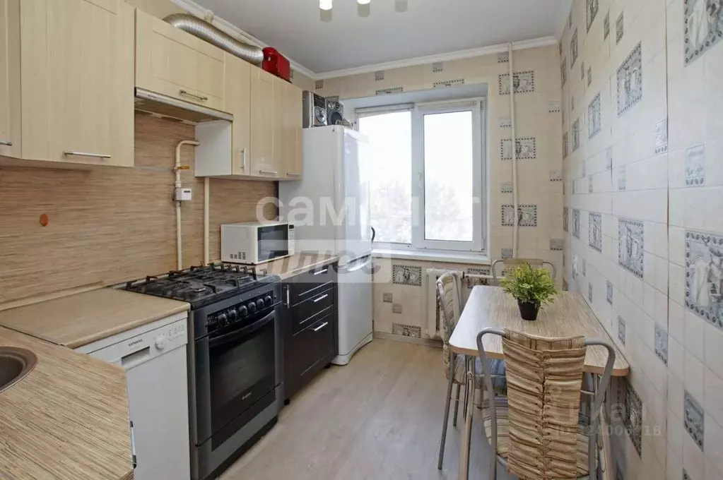 3-к кв. Омская область, Омск Заозерная ул., 13 (61.6 м) - Фото 2