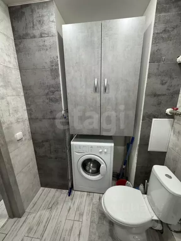 Студия Тюменская область, Тюмень ул. Тимофея Чаркова, 28 (21.0 м) - Фото 1