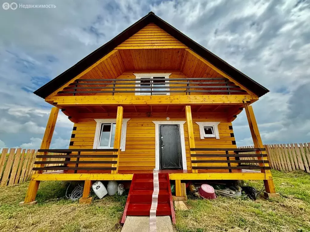 Дом в село Урик, улица Ветерана ВОВ Хизри Курбанова (160 м) - Фото 1
